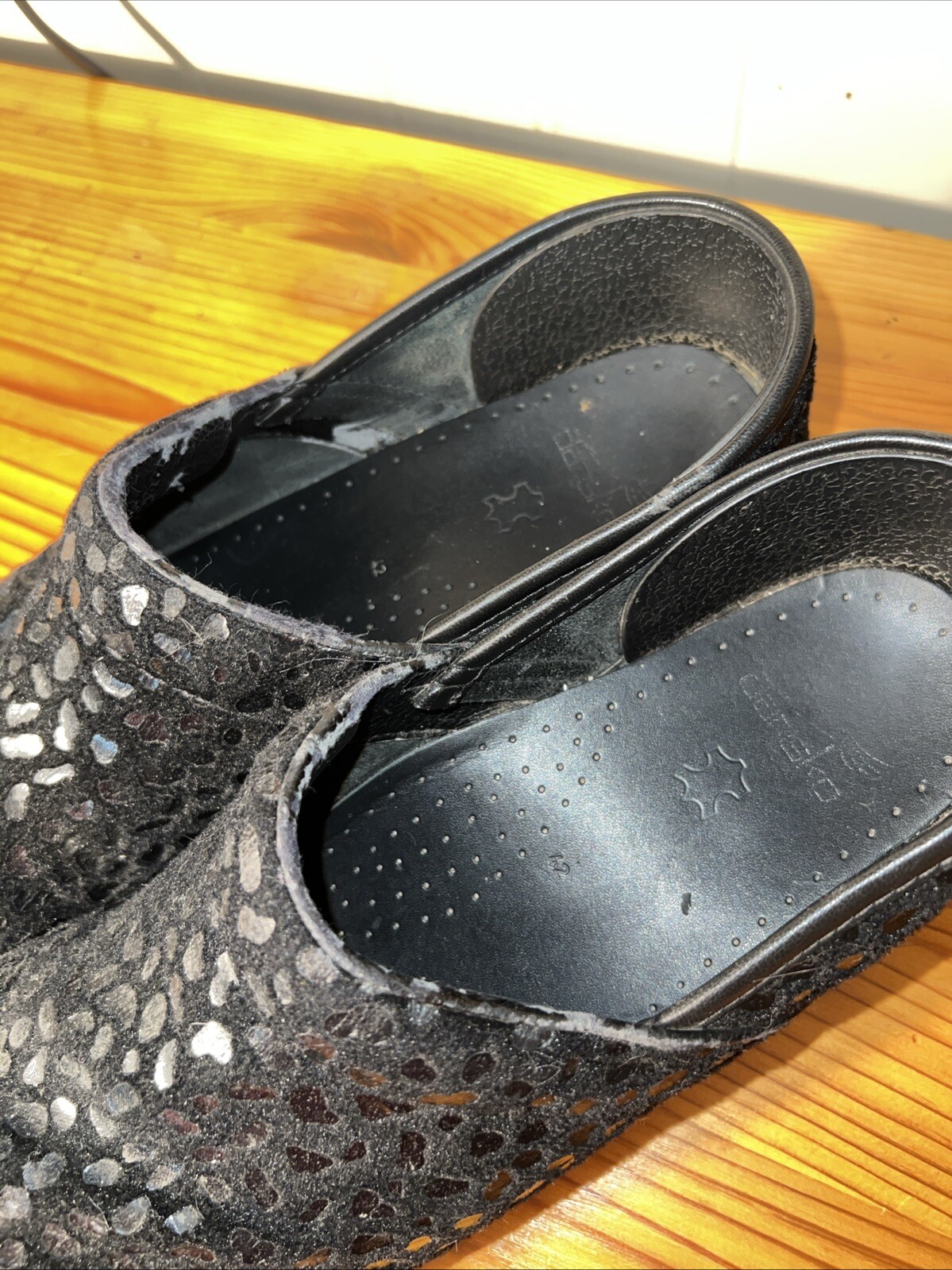 Dansko Sz 42 Leopard Cheetah Spotted Black Textile Upper Slip On Clog