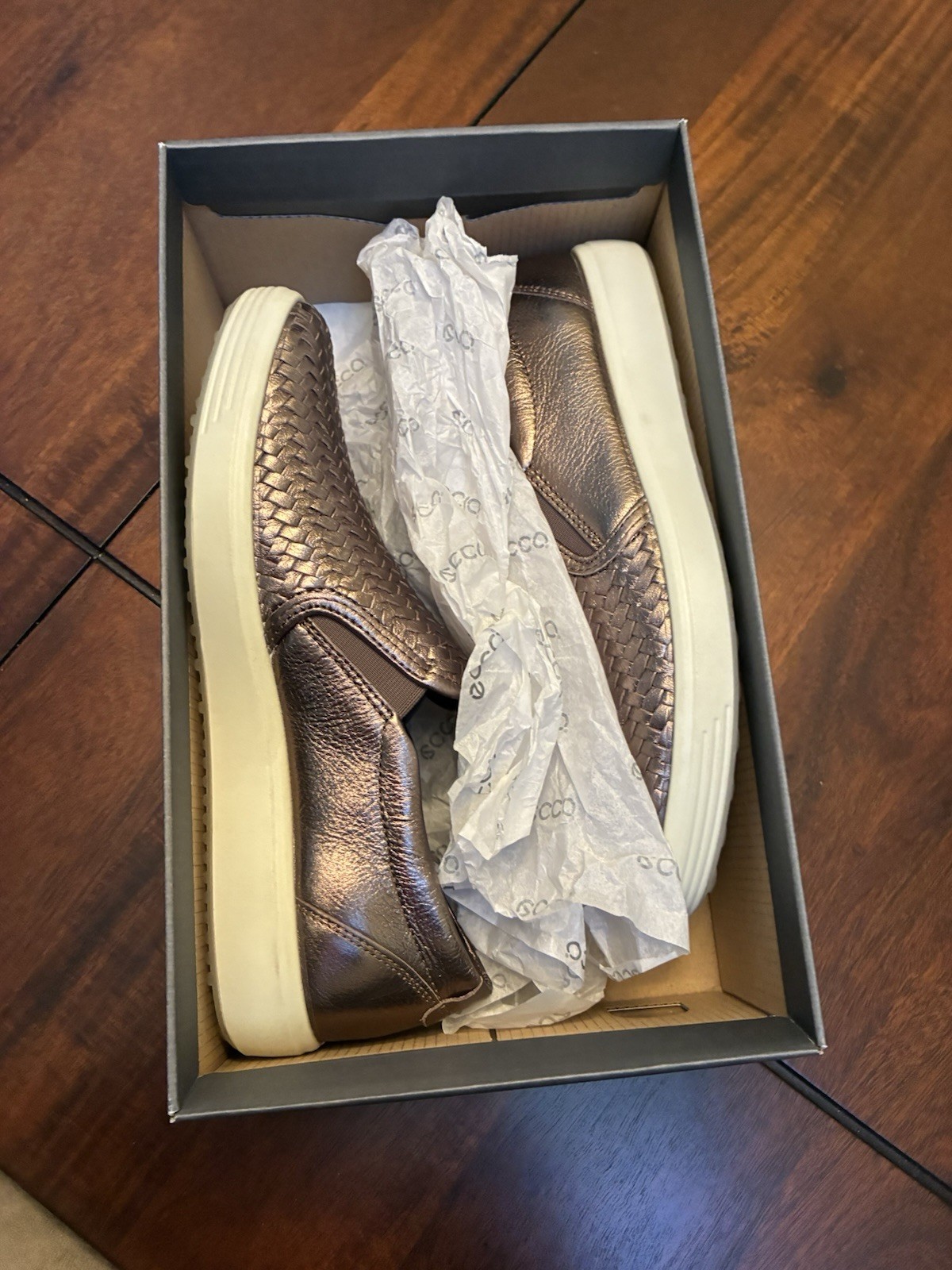 Ecco Soft Metallic Women’s Size 8-8.5
