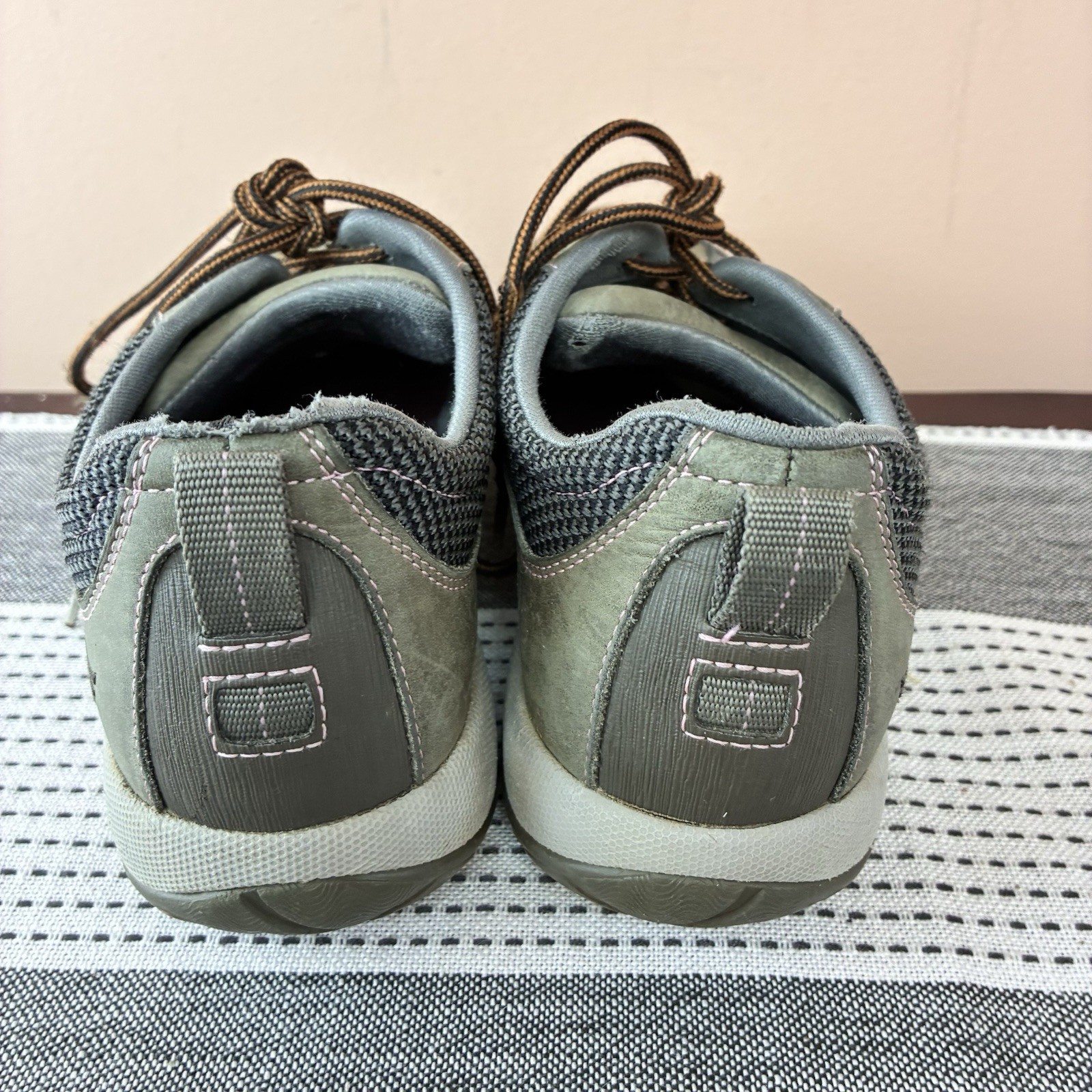 Dansko Paisley II Waterproof Women’s Hiking Walking Shoes Sage Green Sz 38 US 8