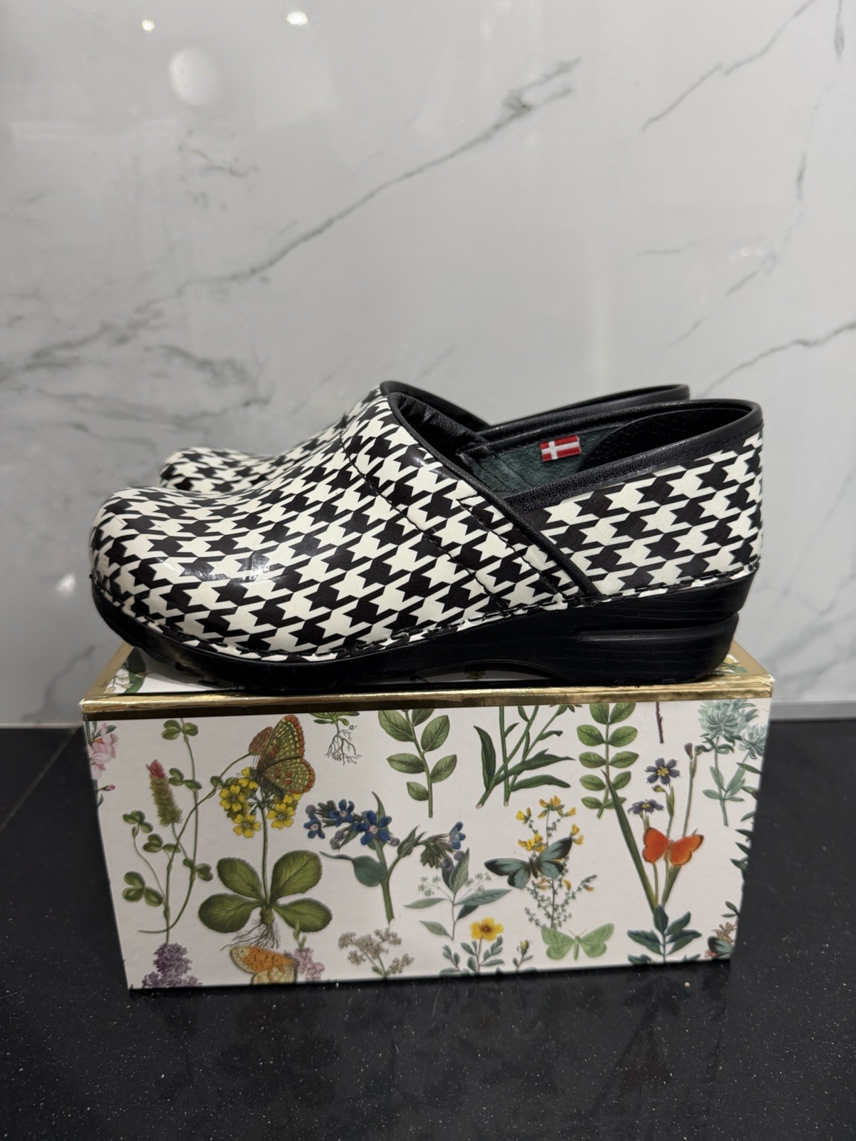 Sanita The Original Danish Clogs Womens Size EU 39 US 8.5 Black White