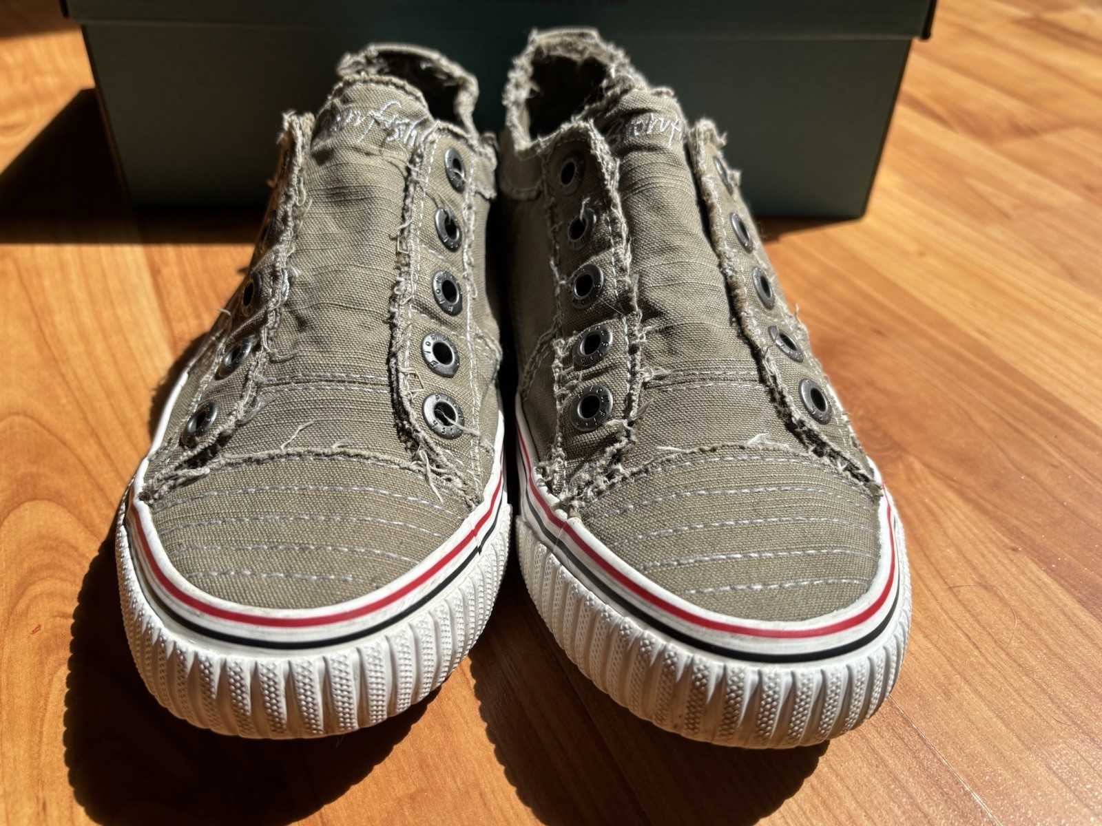 Blowfish Malibu Bettie Women Olive Bootcamp Gray Canvas 7.5 M Sneaker Slip On