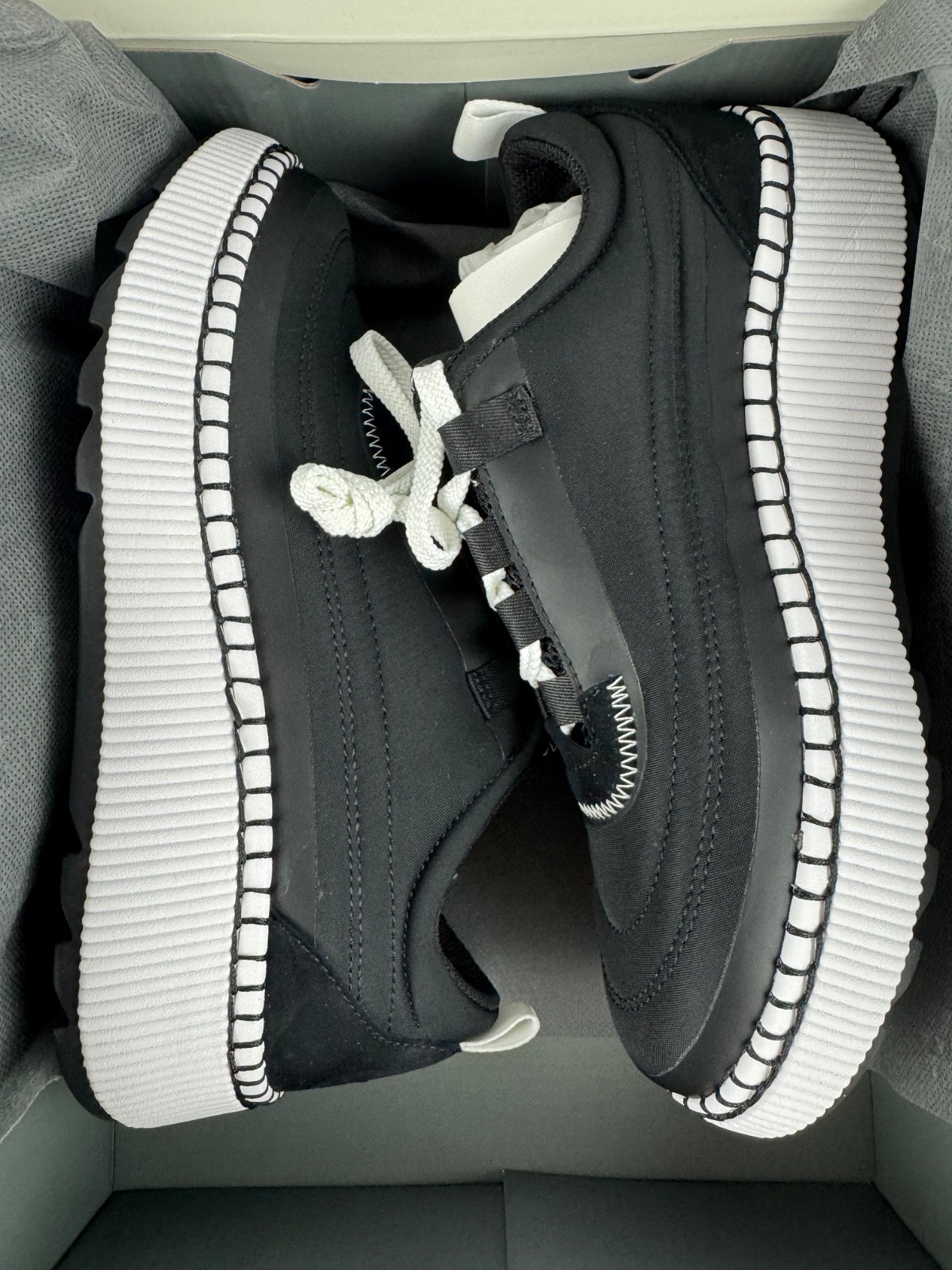 Cougar Sayah Sneakers/Shoes – Black/ White – Women’s Sizes – New in Box