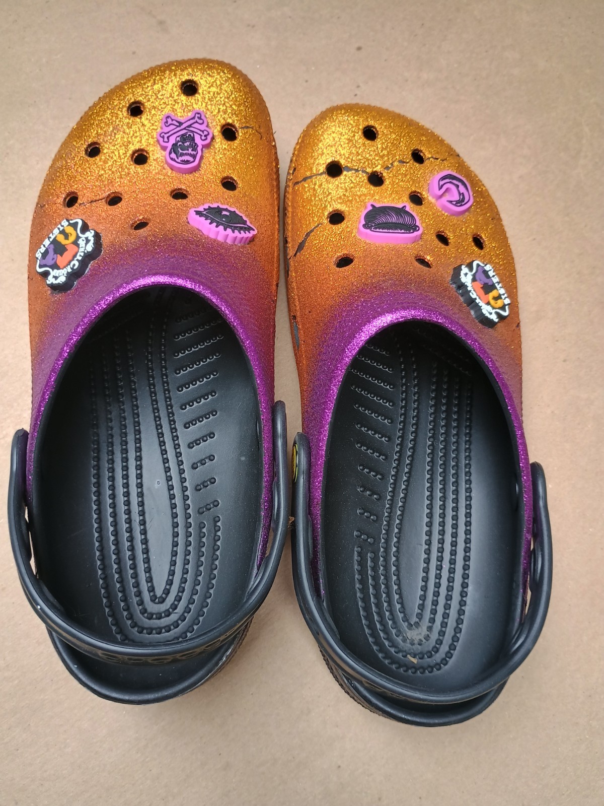Disney Parks Halloween Hocus Pocus Crocs Sz US Mens 8 Women’s 10 Purple Orange
