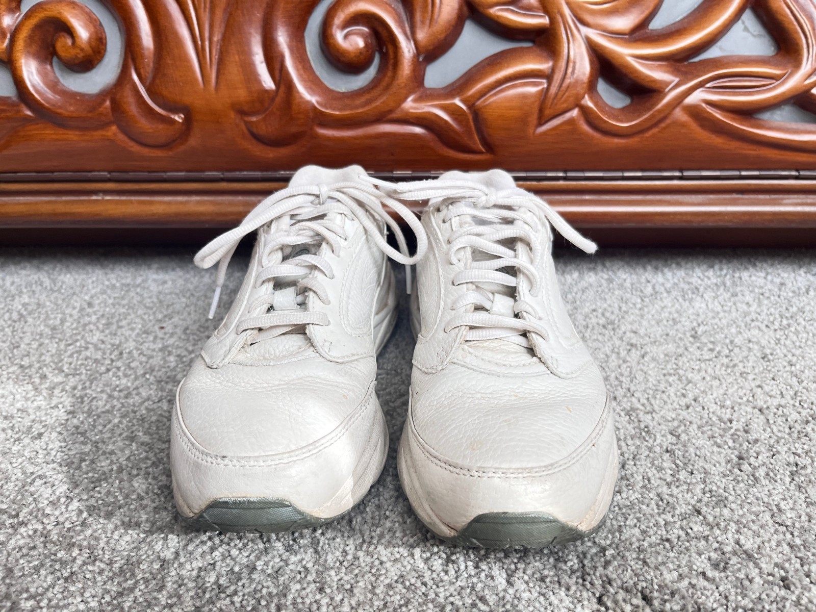 White Brooks Linear Platform Running Walker Womens Shoes Sneakers Gym Size 7.5