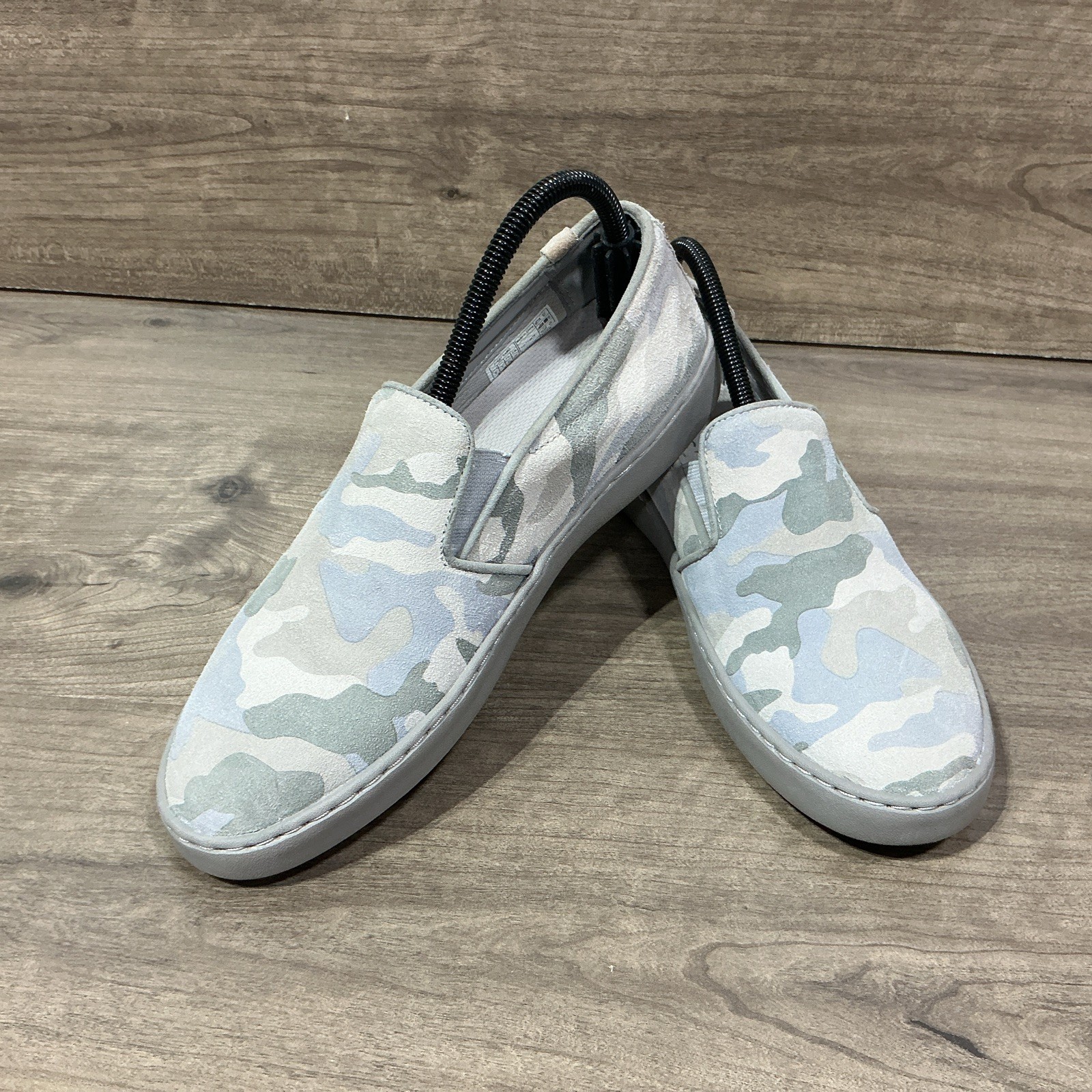 Vionic Honey Avery Camo Light Blue Slip On Sneakers Shoes Women’s Size 9