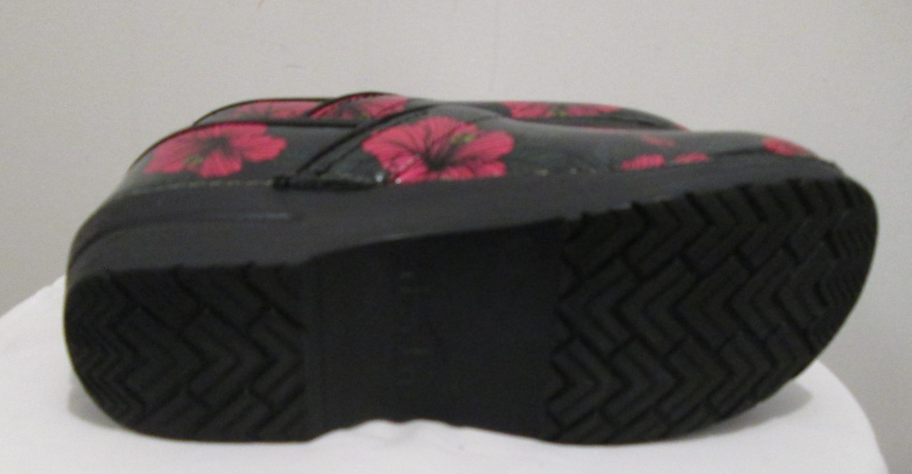 Dansko Clogs Size 39 Flower Motif