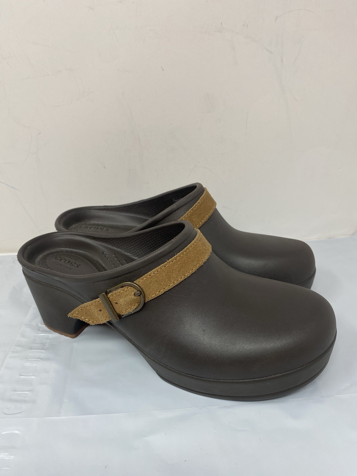 CROCS Sarah Dual Comfort Clogs Women Size 7 Navy Brown Strap 203631