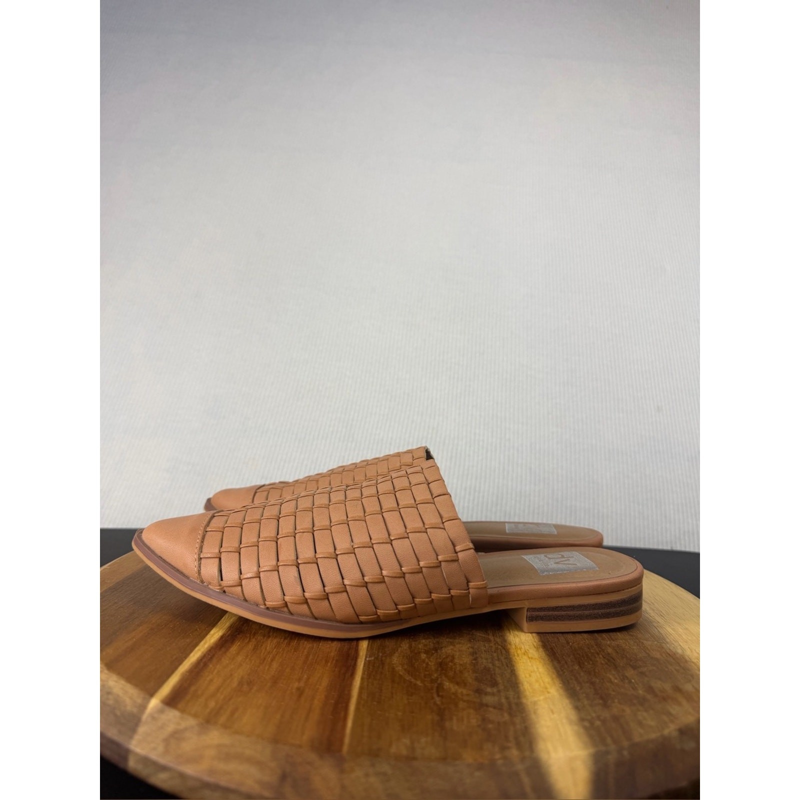 DV by Dolce Vita Istero Woven Mule Flats Tan Cognac Pointed Toe Slides Size 8