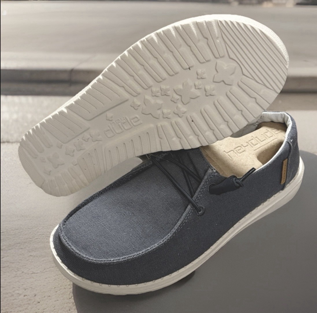 Hey Dude Women’s Wendy Chambray Navy White Lightweight Loafers Size 7 ~ NEW ~