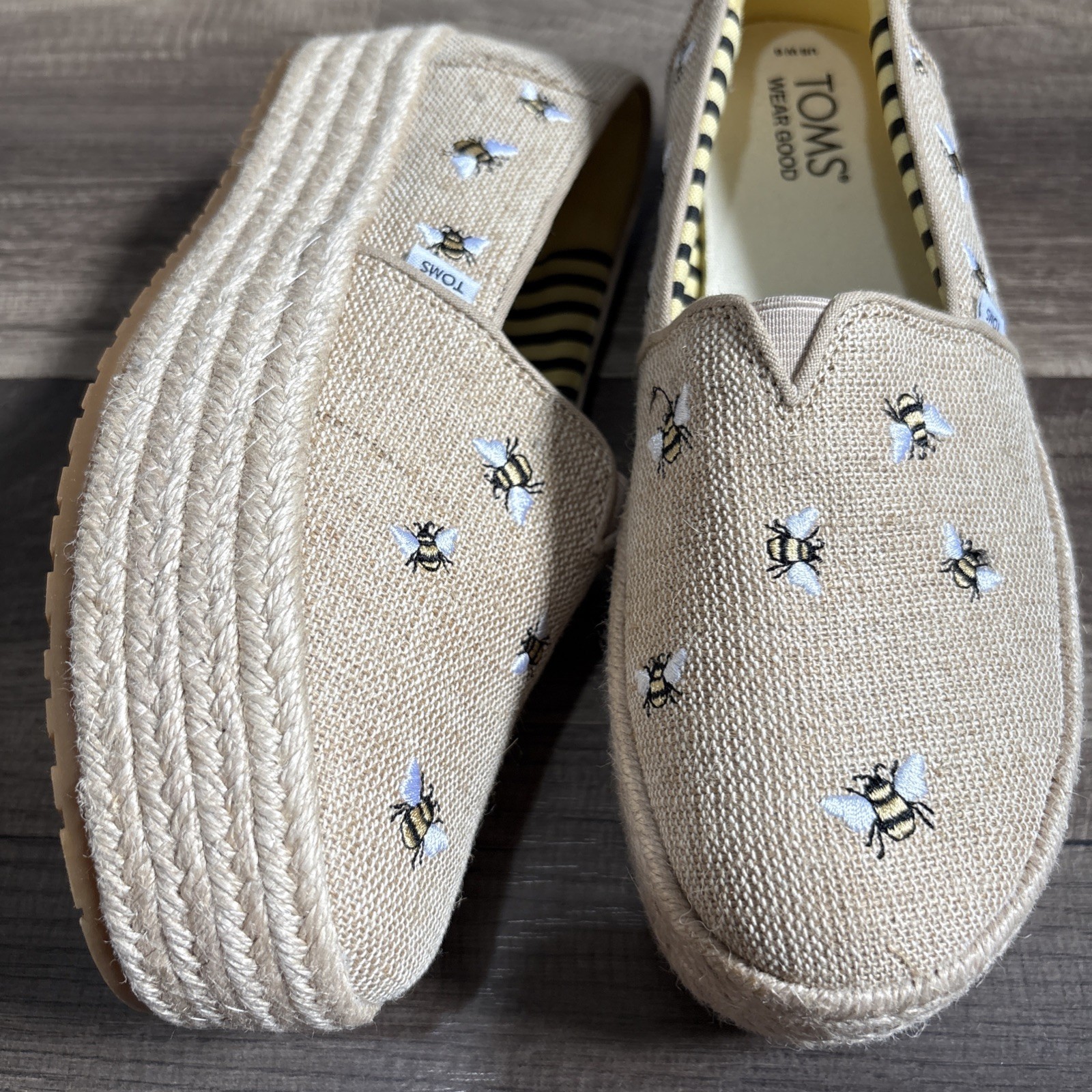TOMS Bee Embroidered Espadrille Slip-On Flats Beige Linen Women’s Size 6