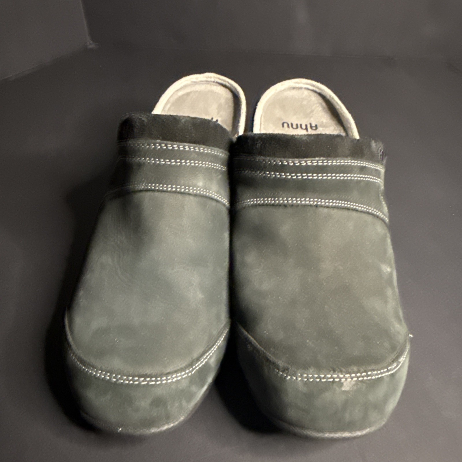 Ahnu Black Women’s Slip On Size 9 – F8811G