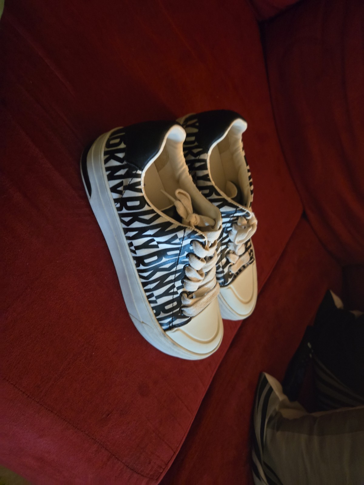 DKNY 7.5 Womens Shoes