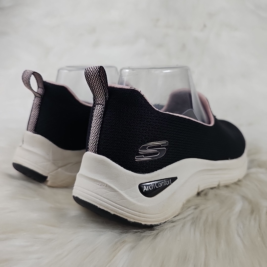 SKECHERS Arch Comfort 56126 Black Pink Slip On Casual Comfort Womens Size 7