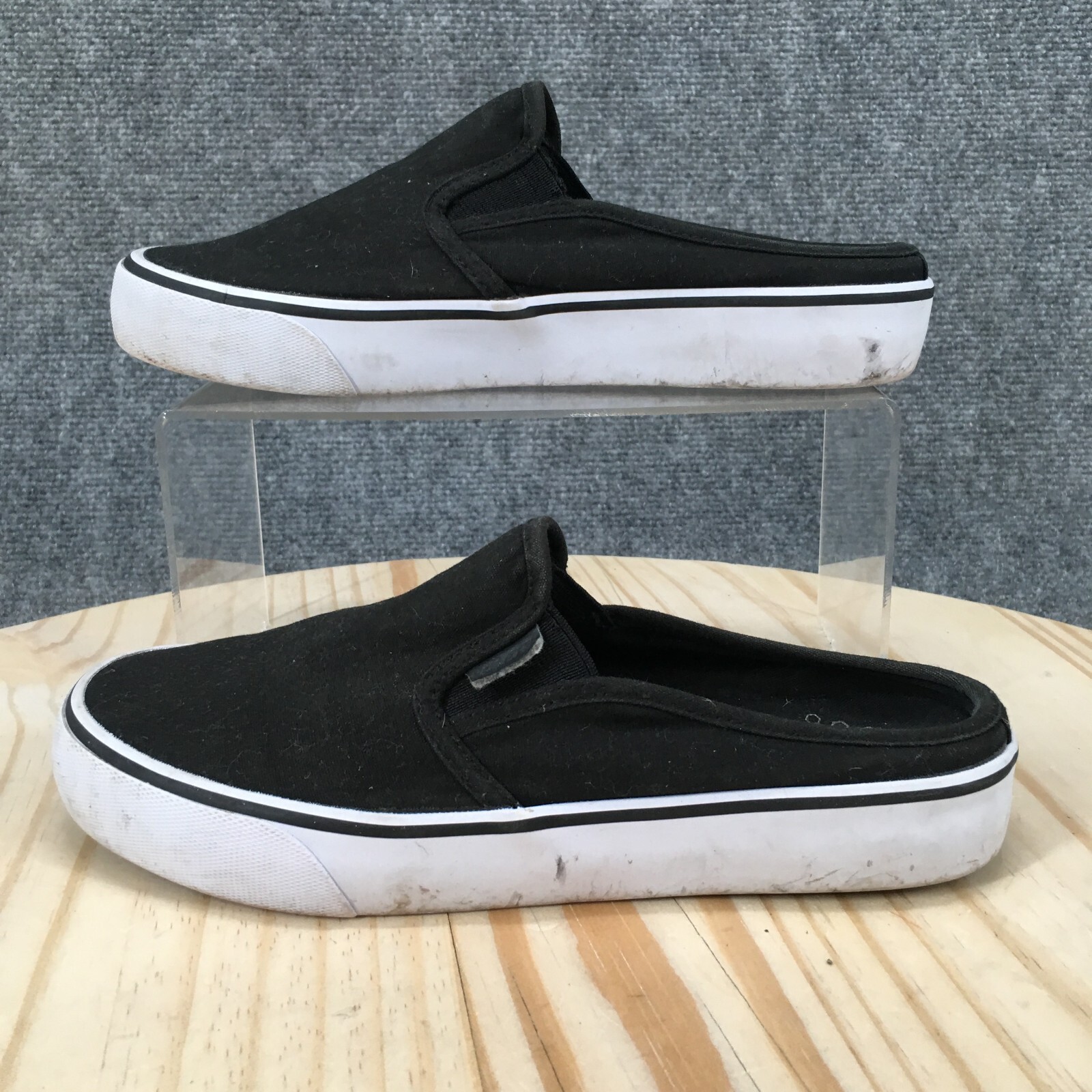 Lugz Shoes Womens 8 Clipper Slip On Sneakers Black Canvas Closed Toe Comfort