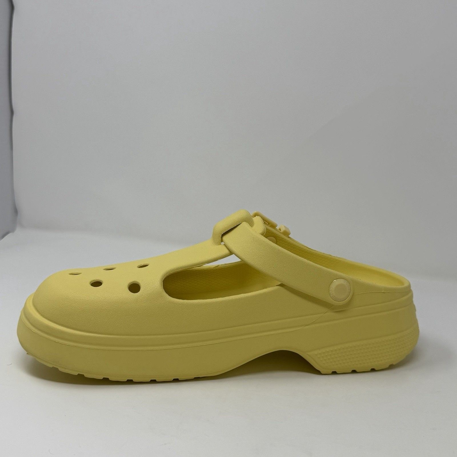 Crocs Mary Jane Platform Clogs Yellow Buckle Strap Women’s 9 M7 Croslite DISPLAY
