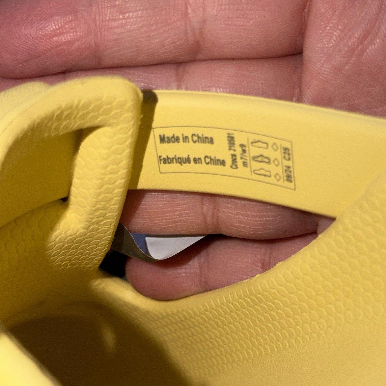 Crocs Mary Jane Platform Clogs Yellow Buckle Strap Women’s 9 M7 Croslite DISPLAY