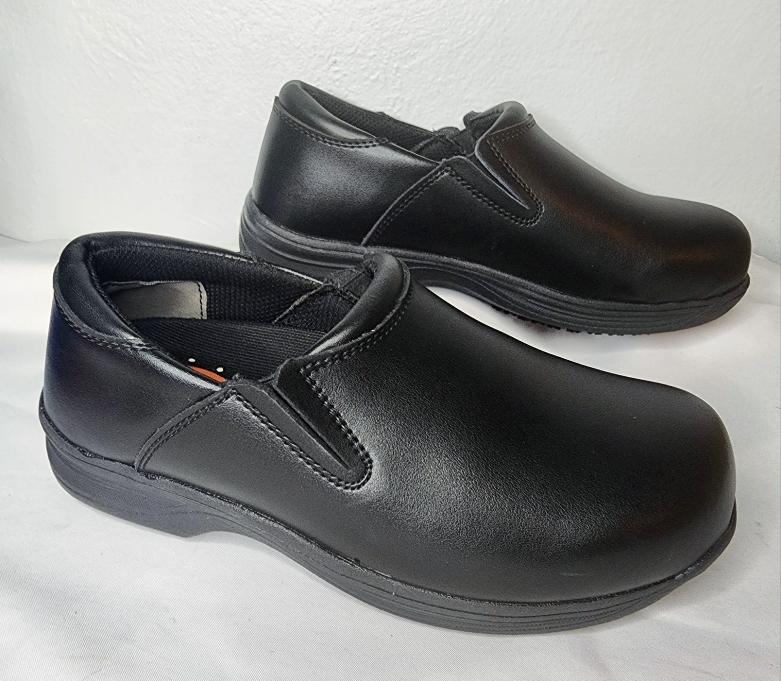 Genuine Grip Women’s Slip-Resistant Work Clogs – Black Leather – Size 5.5