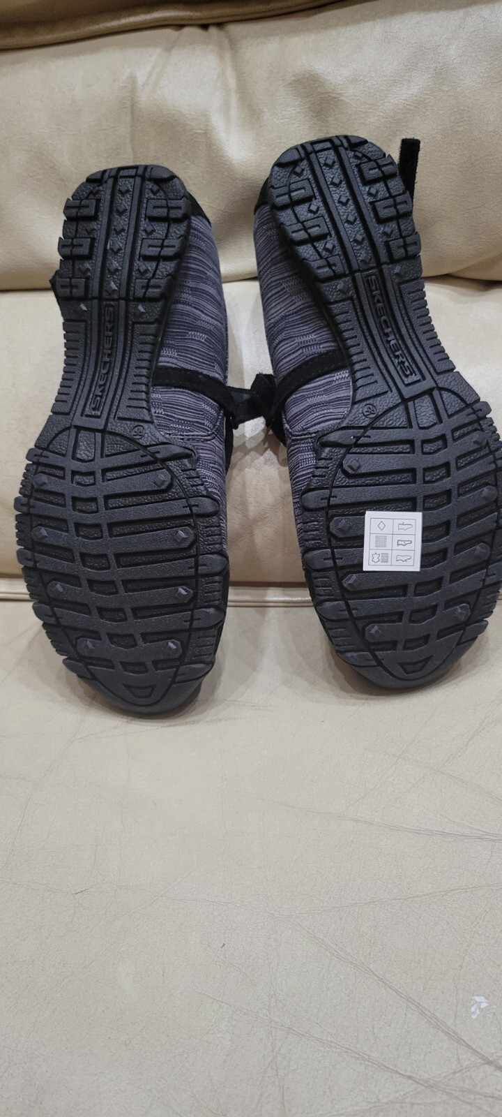 Skechers