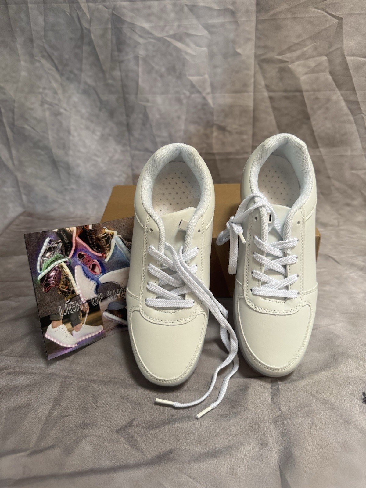 YuanRoad White Unisex LED Light Up Sneakers Women’s Size 8.5