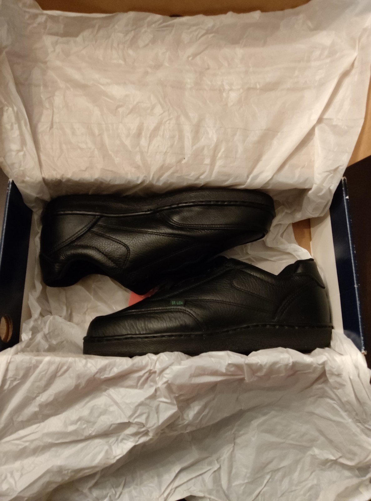 Thorogood BLACK COURT SHOE Size 7 XW (Extra Wide)