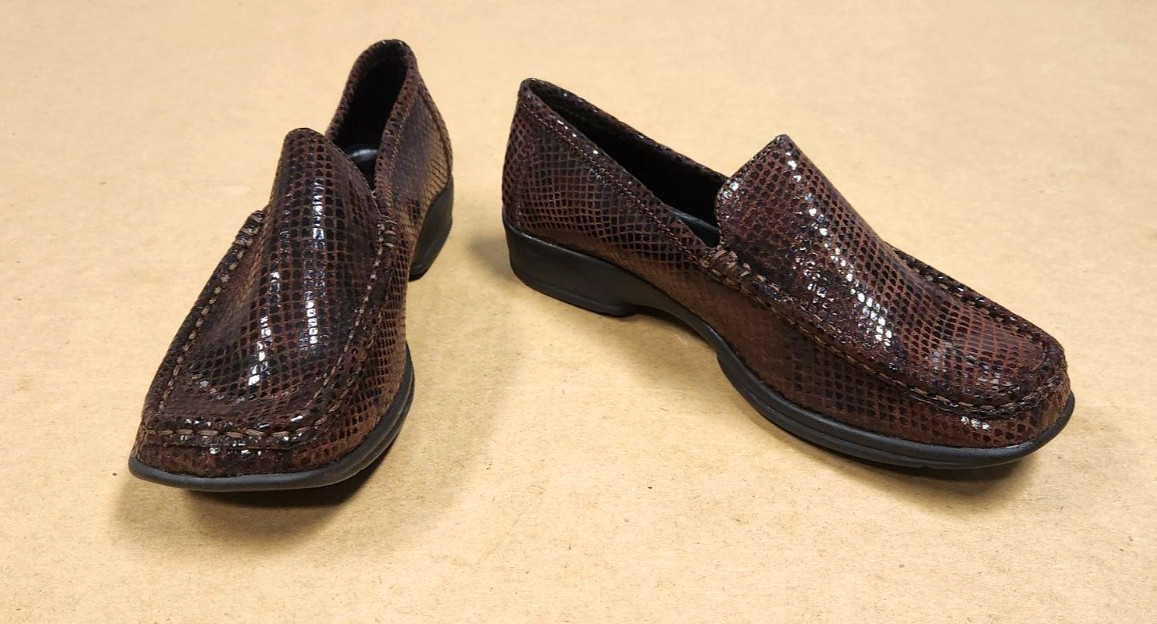 Glacee Star Women’s Snakeskin Pattern Leather Loafers Brown ~ US Size 7M