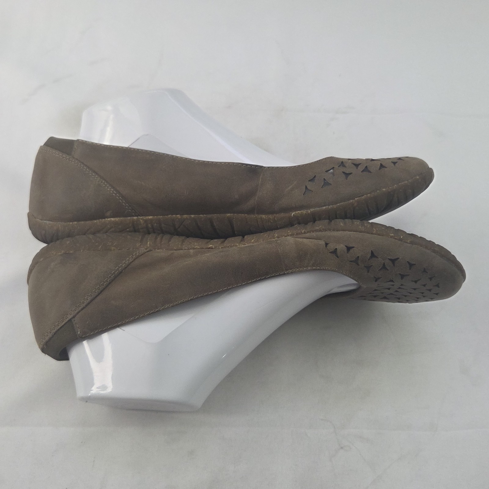 Merrell Ballet Flats Womens 10.5 Taupe Leather Slip On Comfort Walking Shoes