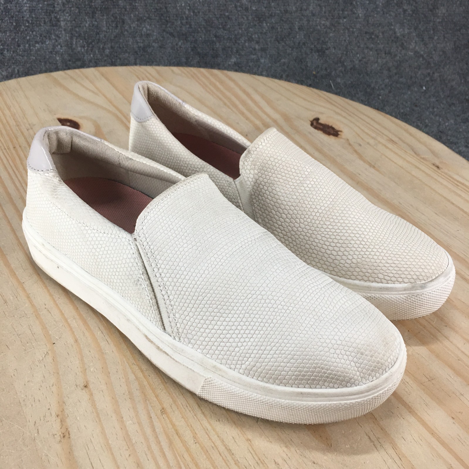 Dr. Scholls Shoes Womens 7.5 M Nova Slip On Sneakers Beige Faux Leather Comfort
