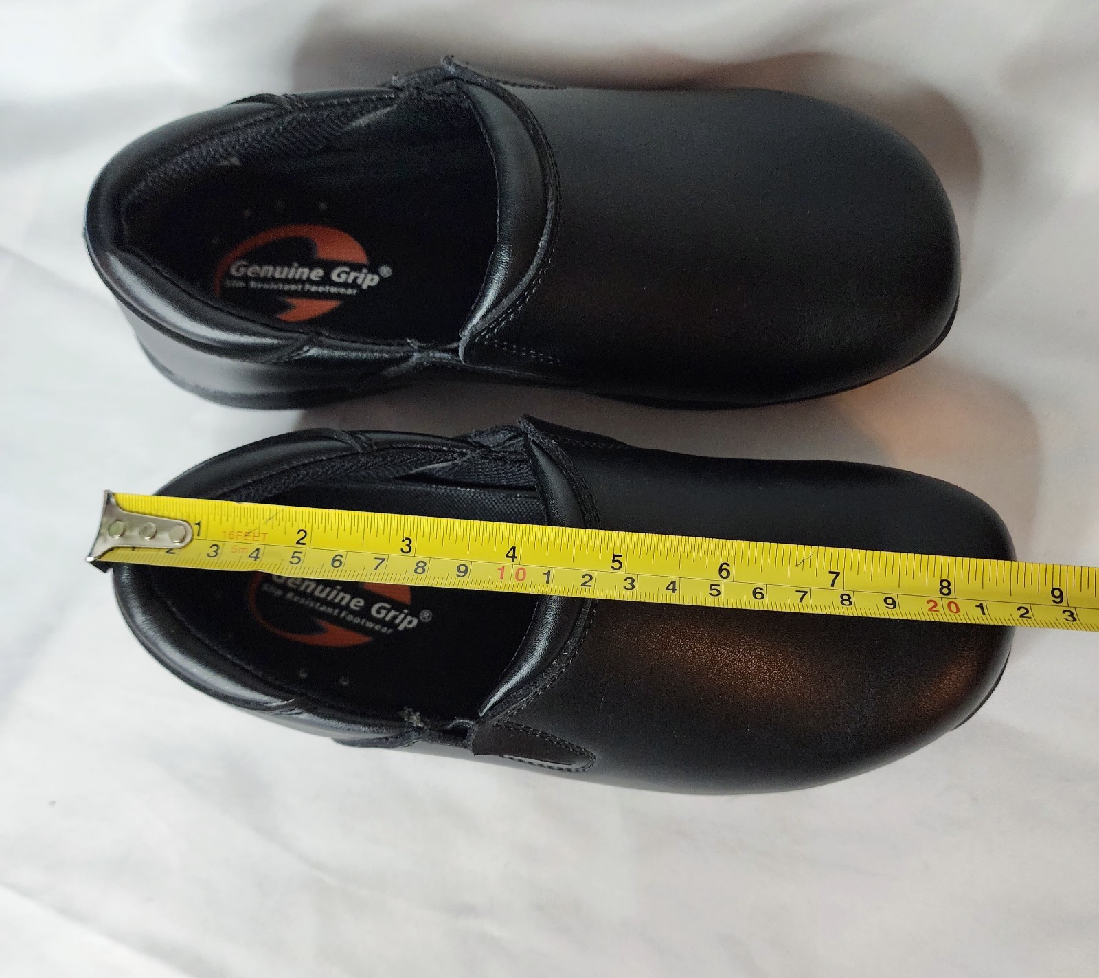 Genuine Grip Women’s Slip-Resistant Work Clogs – Black Leather – Size 5.5