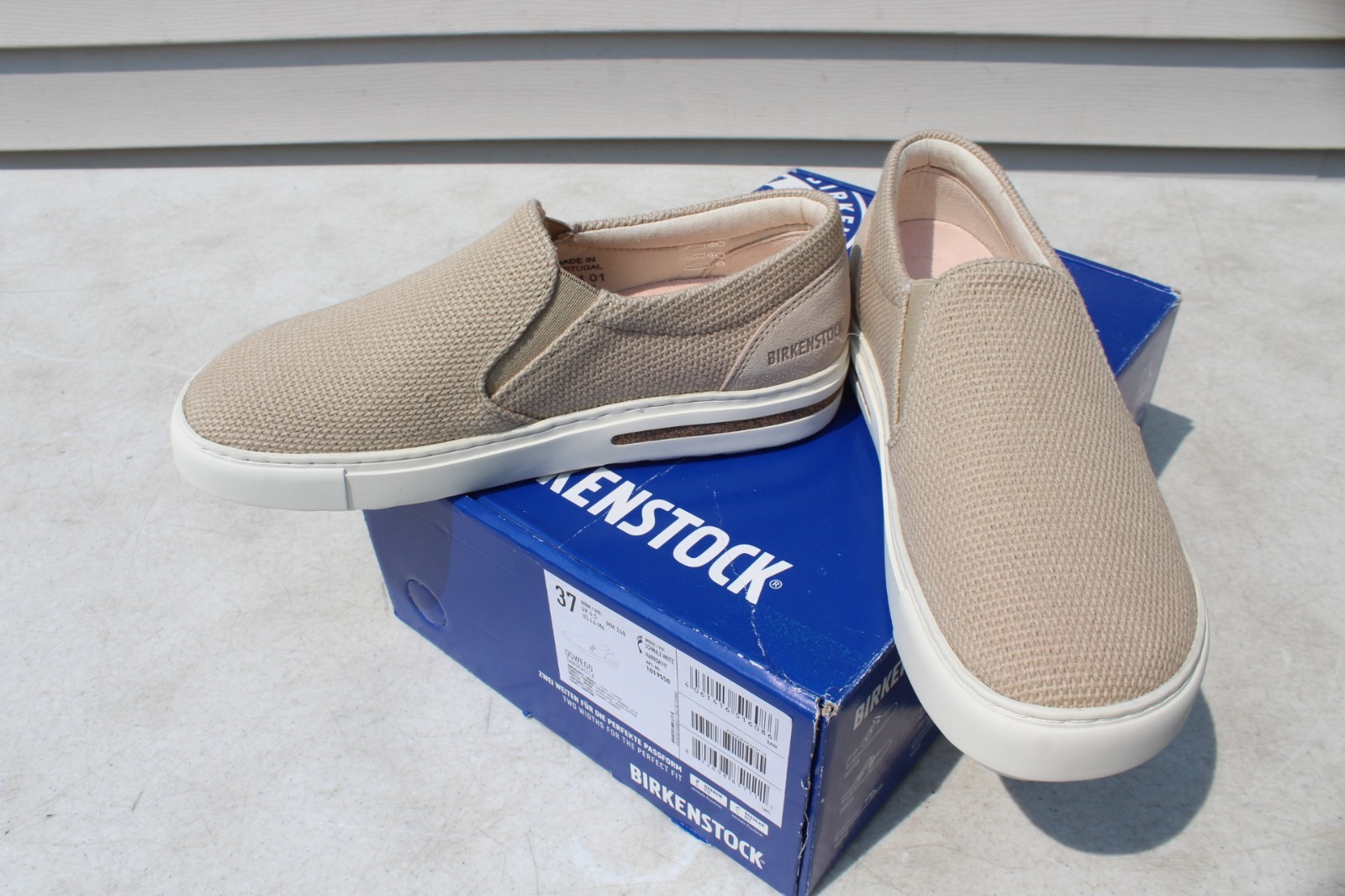 Birkenstock Oswego Color Sandcastle EU 37 US W7 M4 Narrow Fit NEW WITH BOX