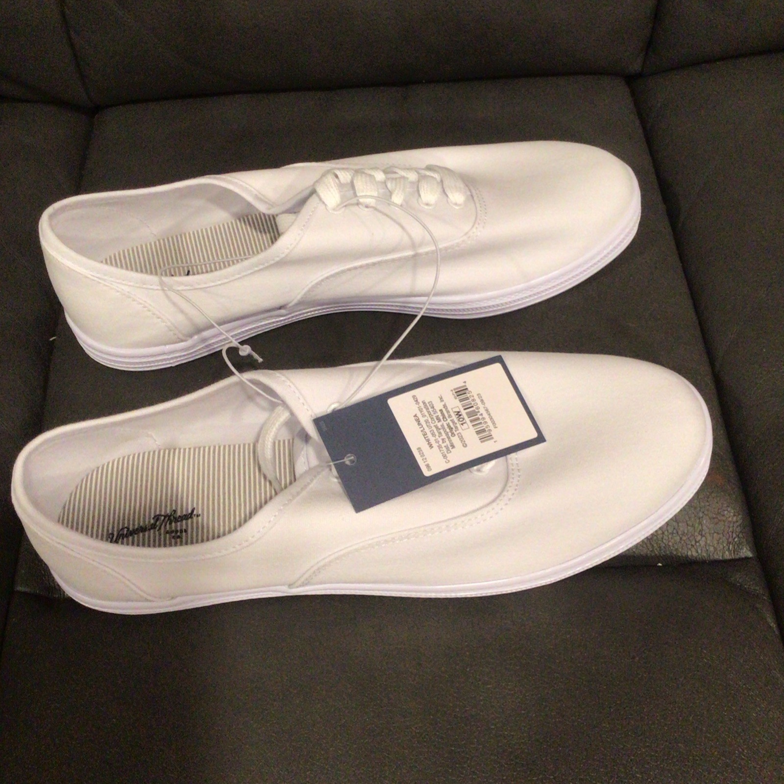 Universal Thread Lunea Women’s Lace-Up Canvas Low Top Sneakers White 10W