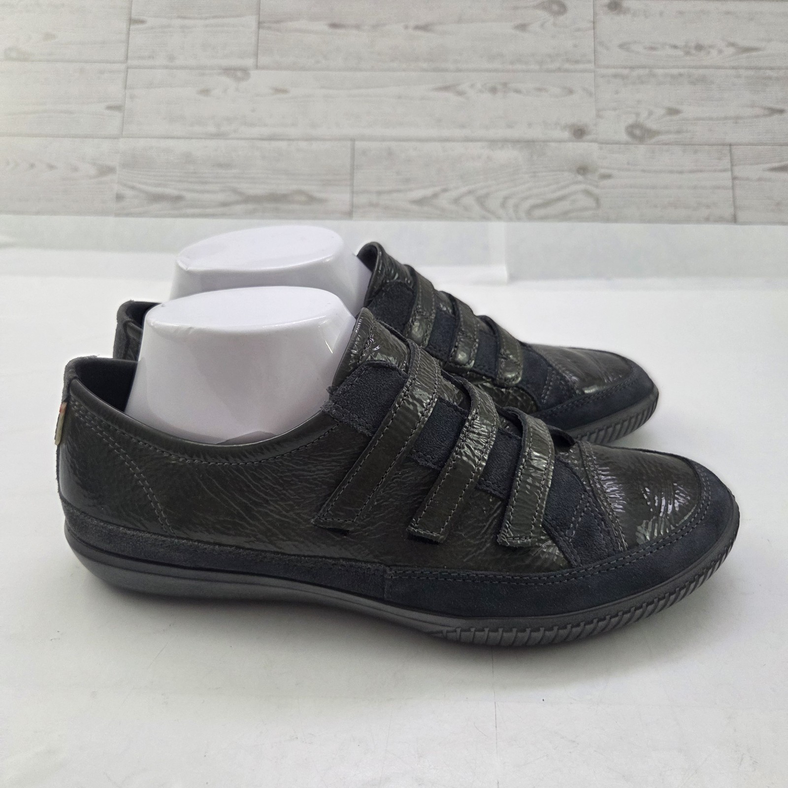 ECCO Sneakers Womens Size 40 US 9 Gray Blue Leather Hook & Loop Strap Comfort