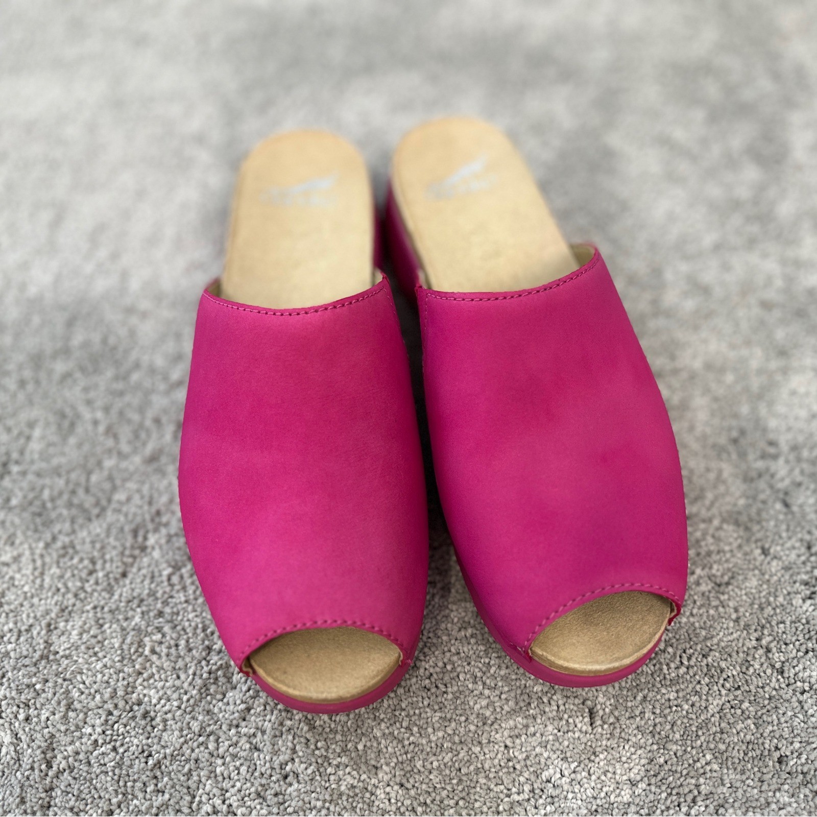 Dansko Peep Toe Slide Clogs Womens 39 Hot Pink Leather Low Wedge Excellent