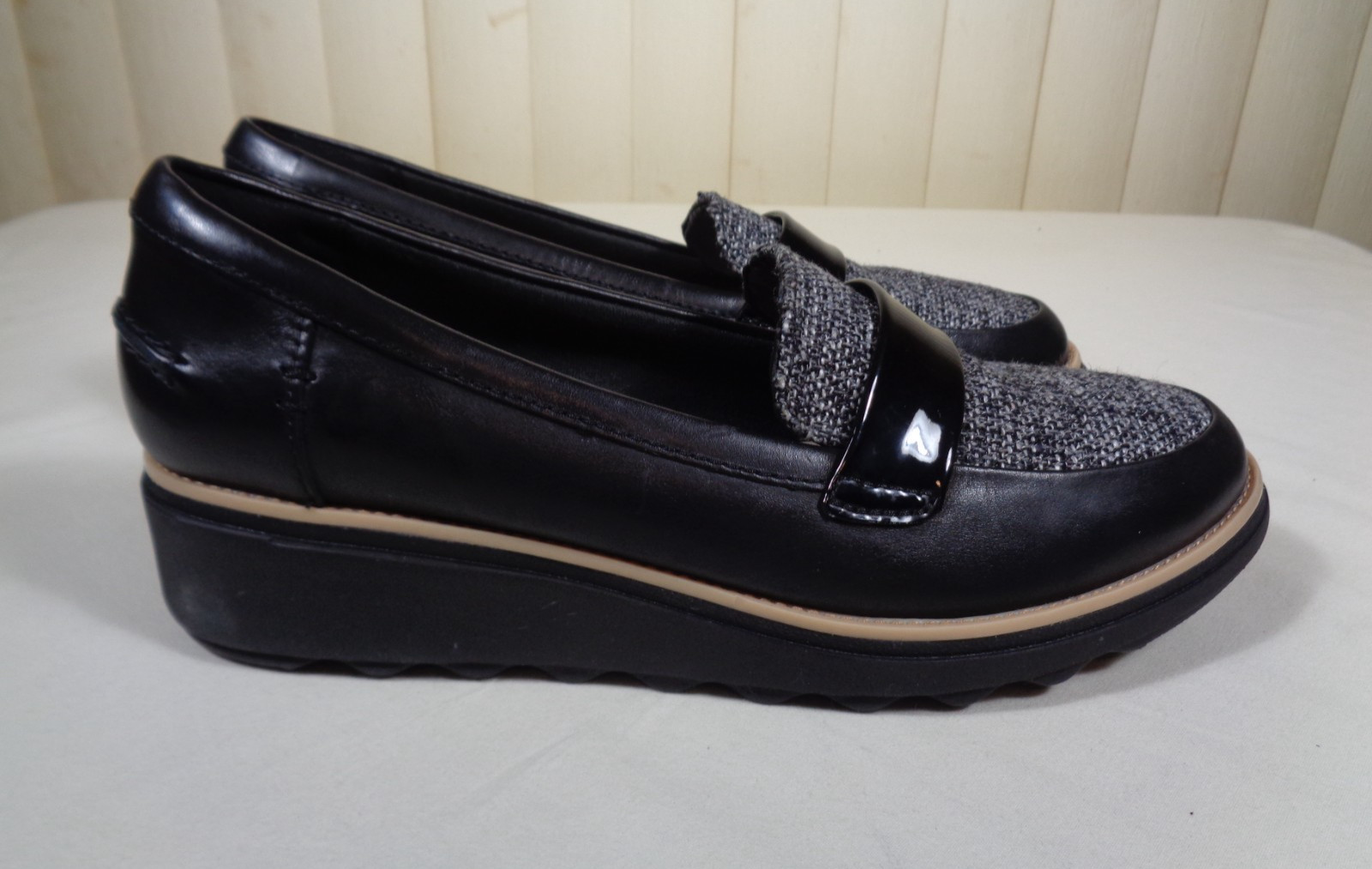 Clark’s collection Women’s size 9M Loafer Sharon Gracie Patent Black Tweed~ new