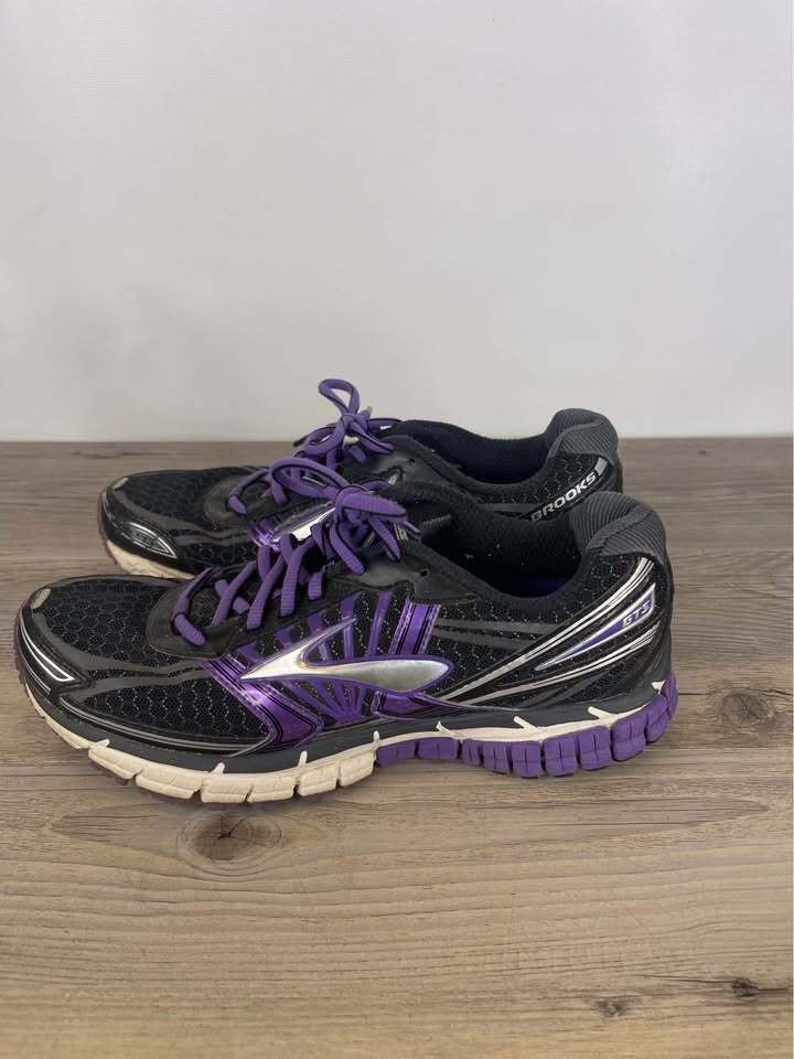 Brooks Adrenaline GTS Women’s Running Shoes Size 8