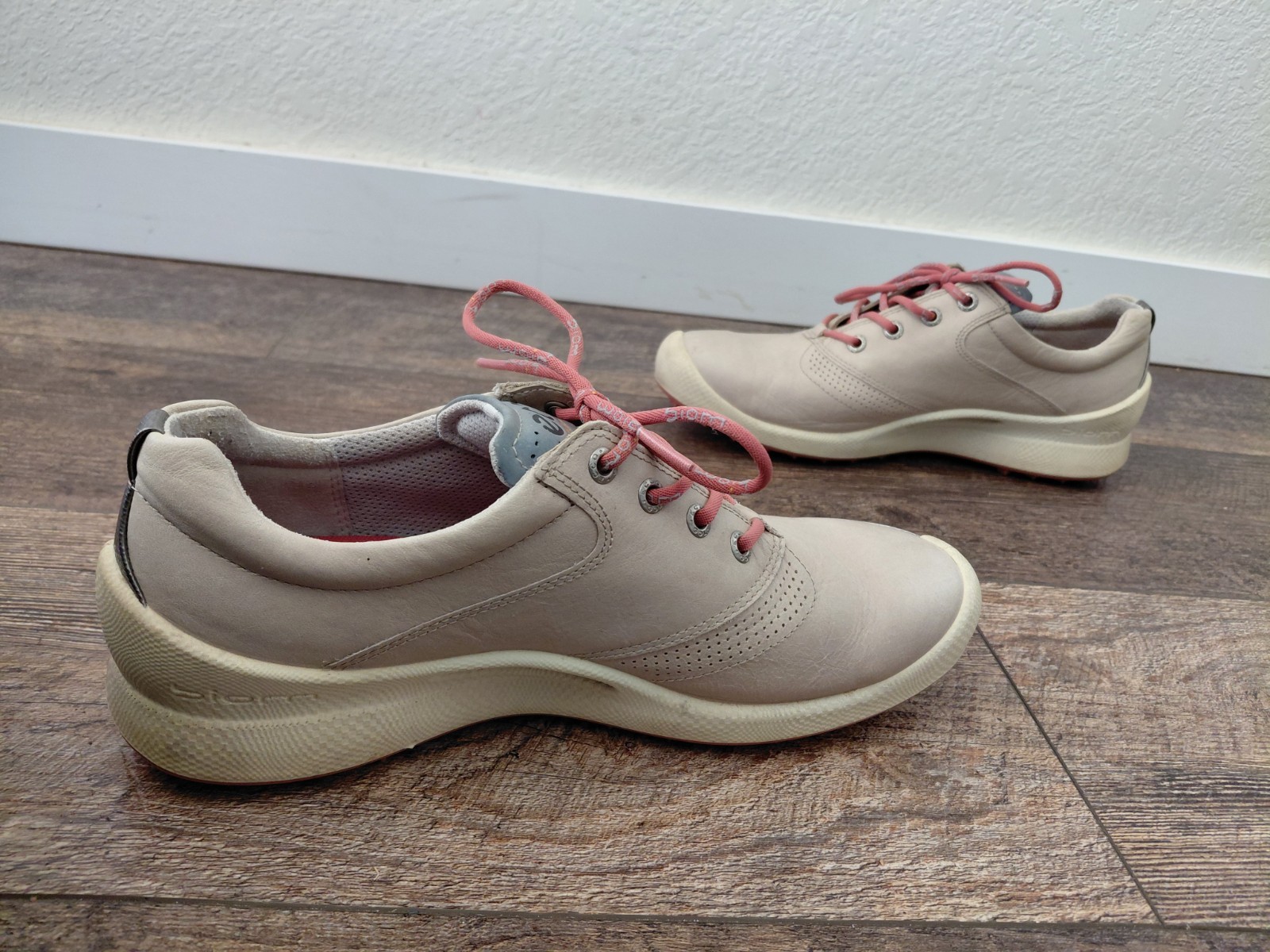 Women’s ECCO Biom Hybrid spikeless golf shoes tan yak leather sz. 40