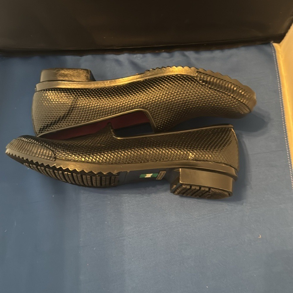 Cougar Black and Red Slip-On Flats for Everyday Comfort women’s size 8