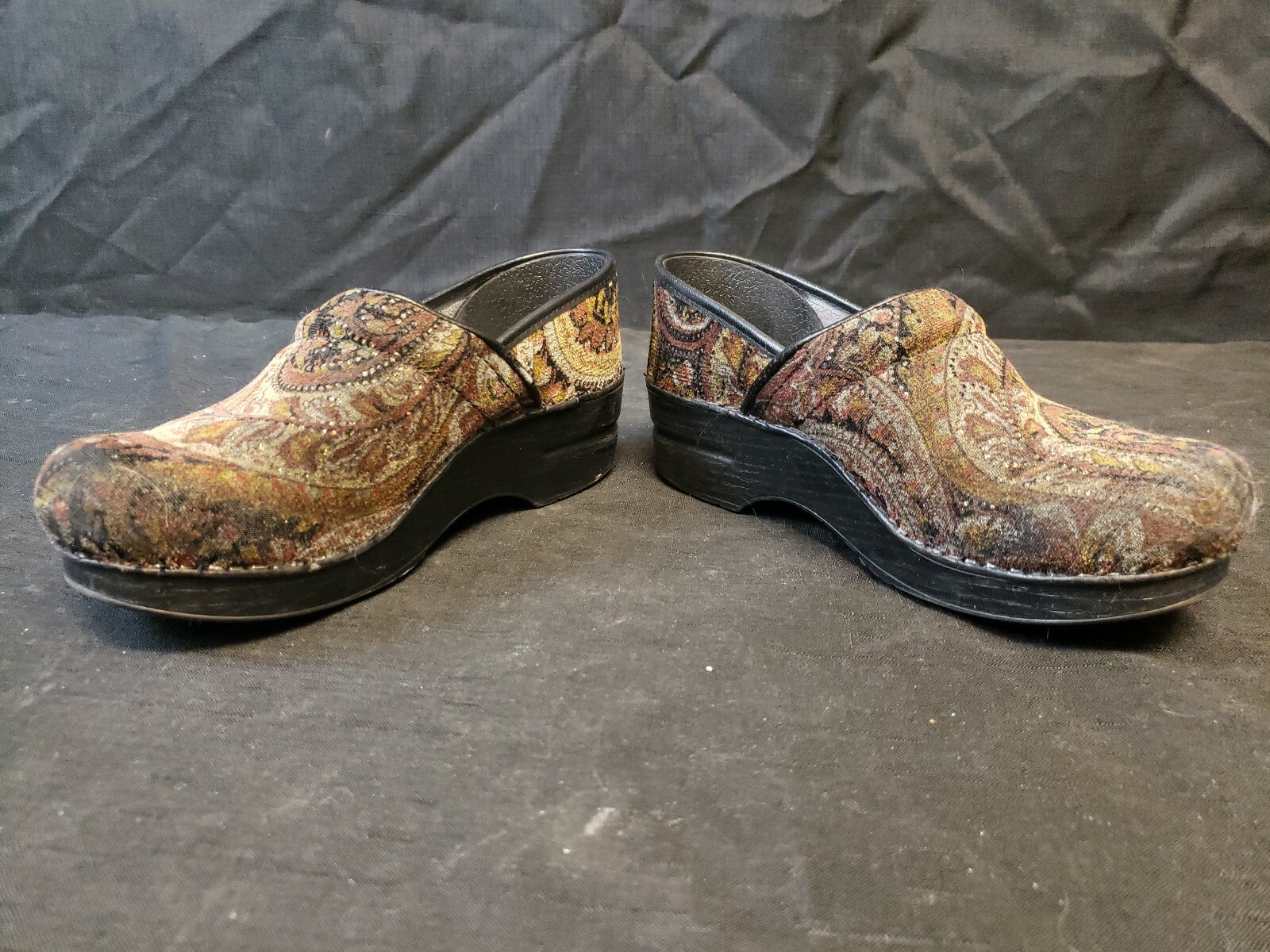 Dansko Comfort Clogs Sz 38 Medical/Nursing Vegan sparkly Tapestry cloth shoes