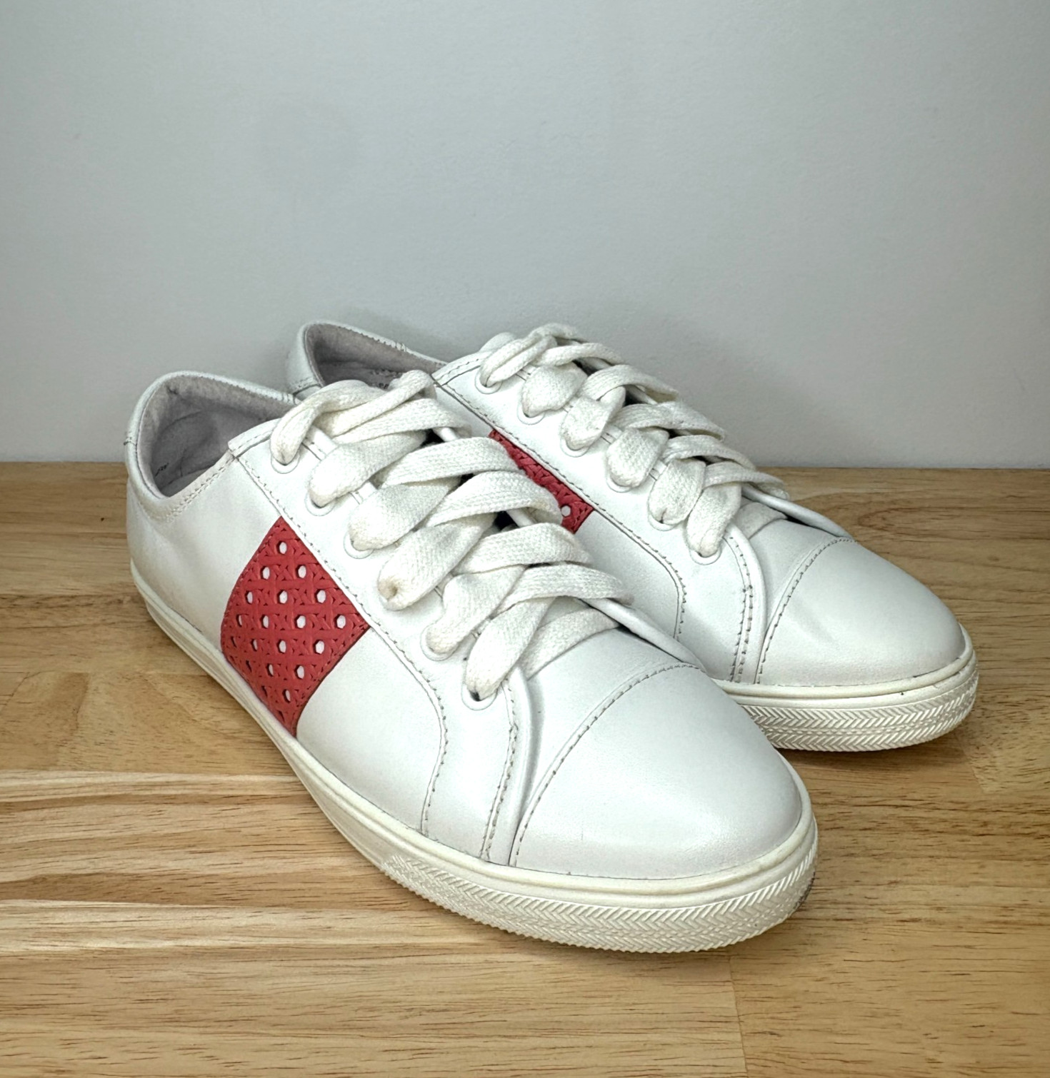 Frankie 4 ‘Elena III’ White Sneakers Size 7 Comfort Casual Shoes Lace Up Leather