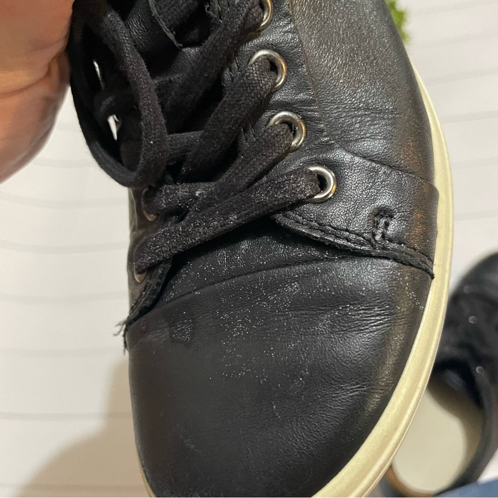 ECCO Black Leather Lave Up Sneakers Shoes Women’s Size EY 38 US 7