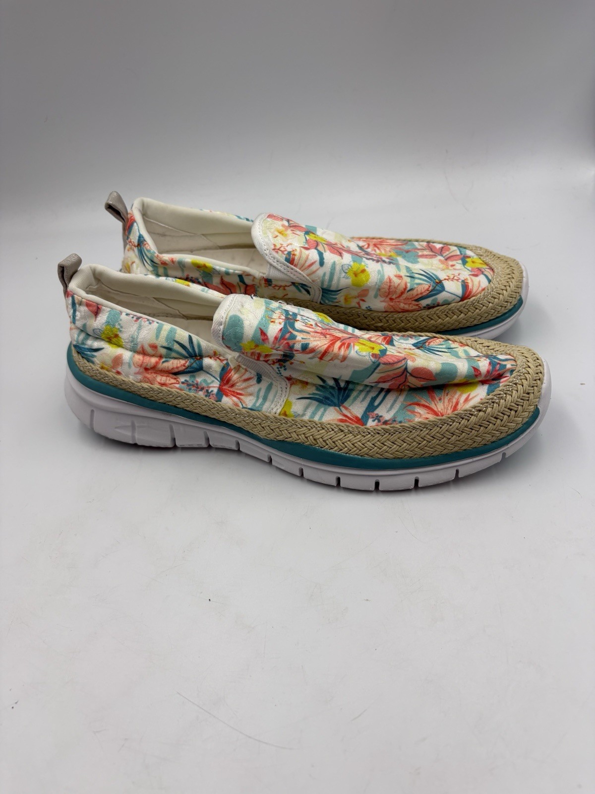 Dirk Loafers Floral Slip On Sneakers Women’s US Size 8.5