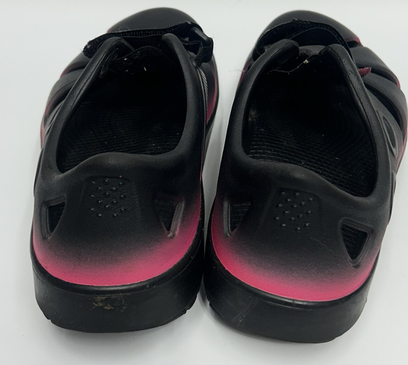 Oofos OOcandoo Slip-on Recovery Sandal Shoe Black/Pink Ombré W6/EU37