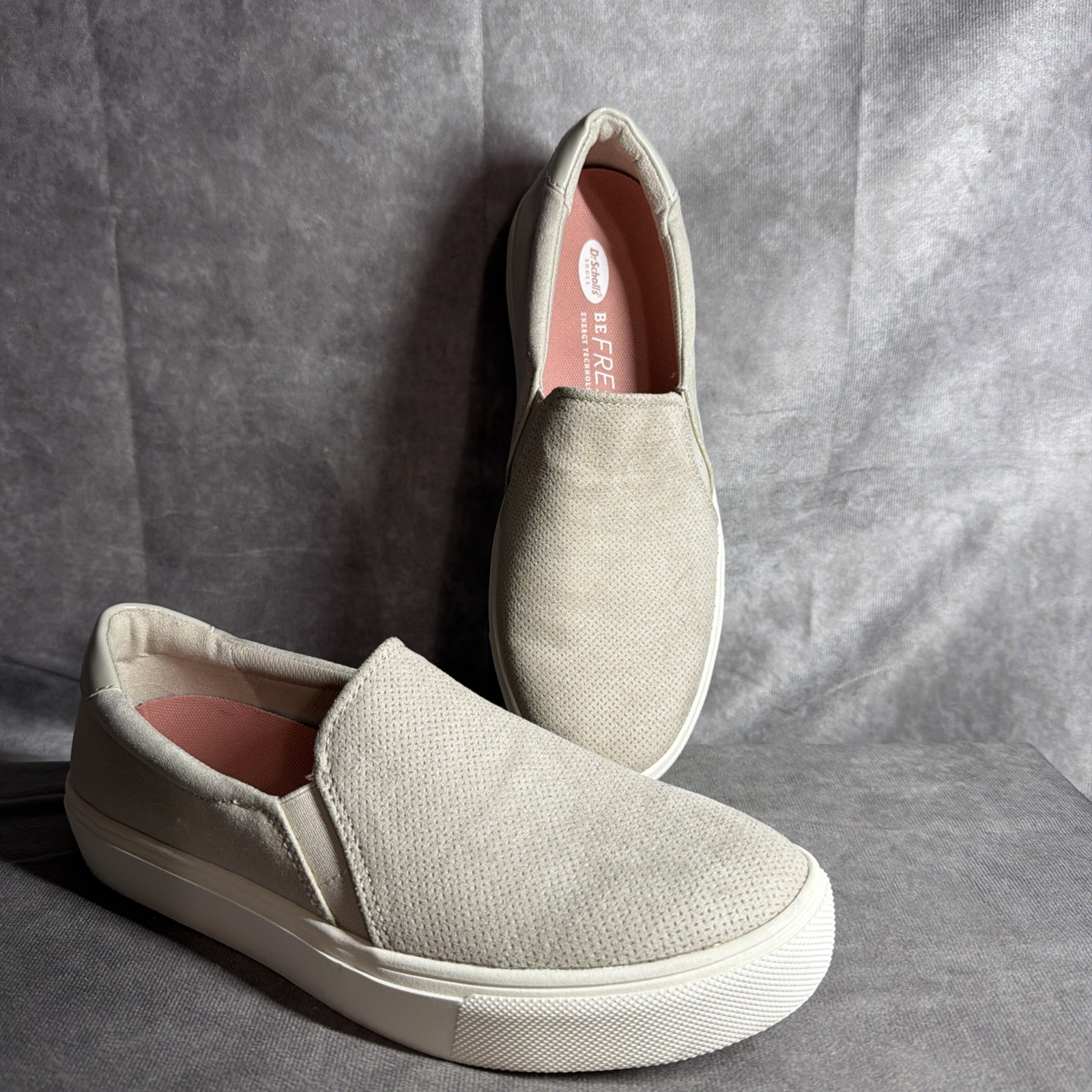 Dr. Scholls NOVA Women Shoe Sz 8.5 M Oyster Gray Microfiber Perf Slip On Sneaker