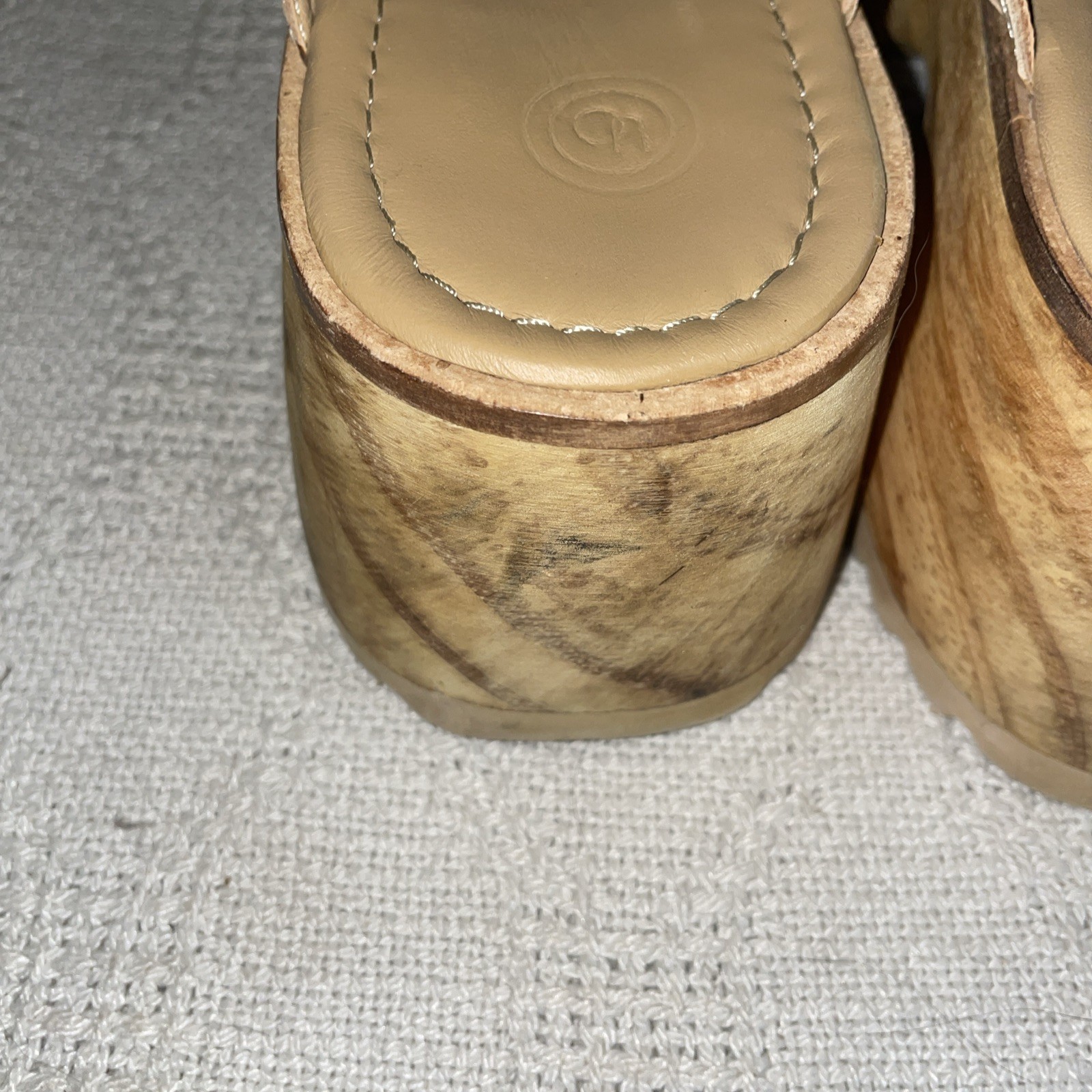 Urban Outfitters Platform Mules Womens Size 9 M Beige Brown Leather Going Out