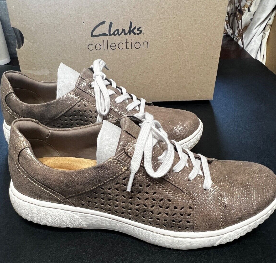 CLARKS Womens SNEAKERS 7. 5 M Brown Laces Ultimate Comfort Memory Foam