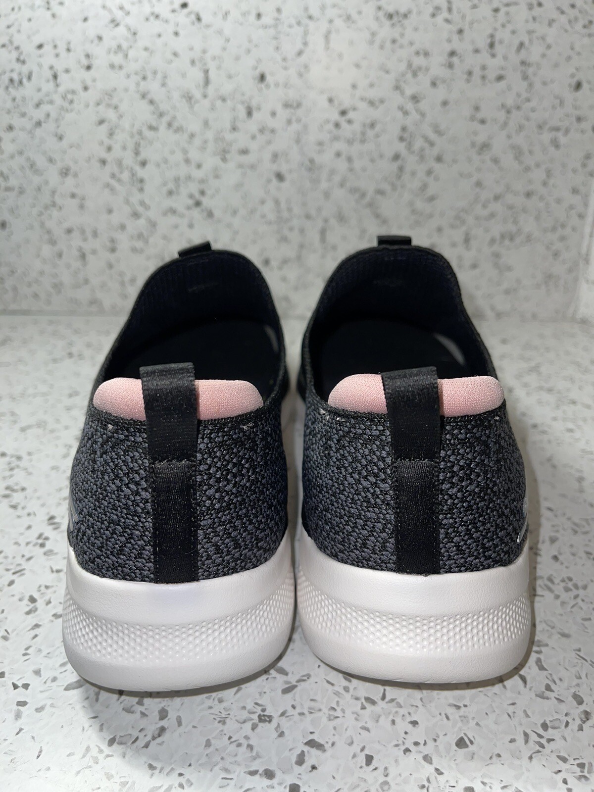 Skechers Go Walk 6 womens shoes slip on sneakers black size 9.5 124502