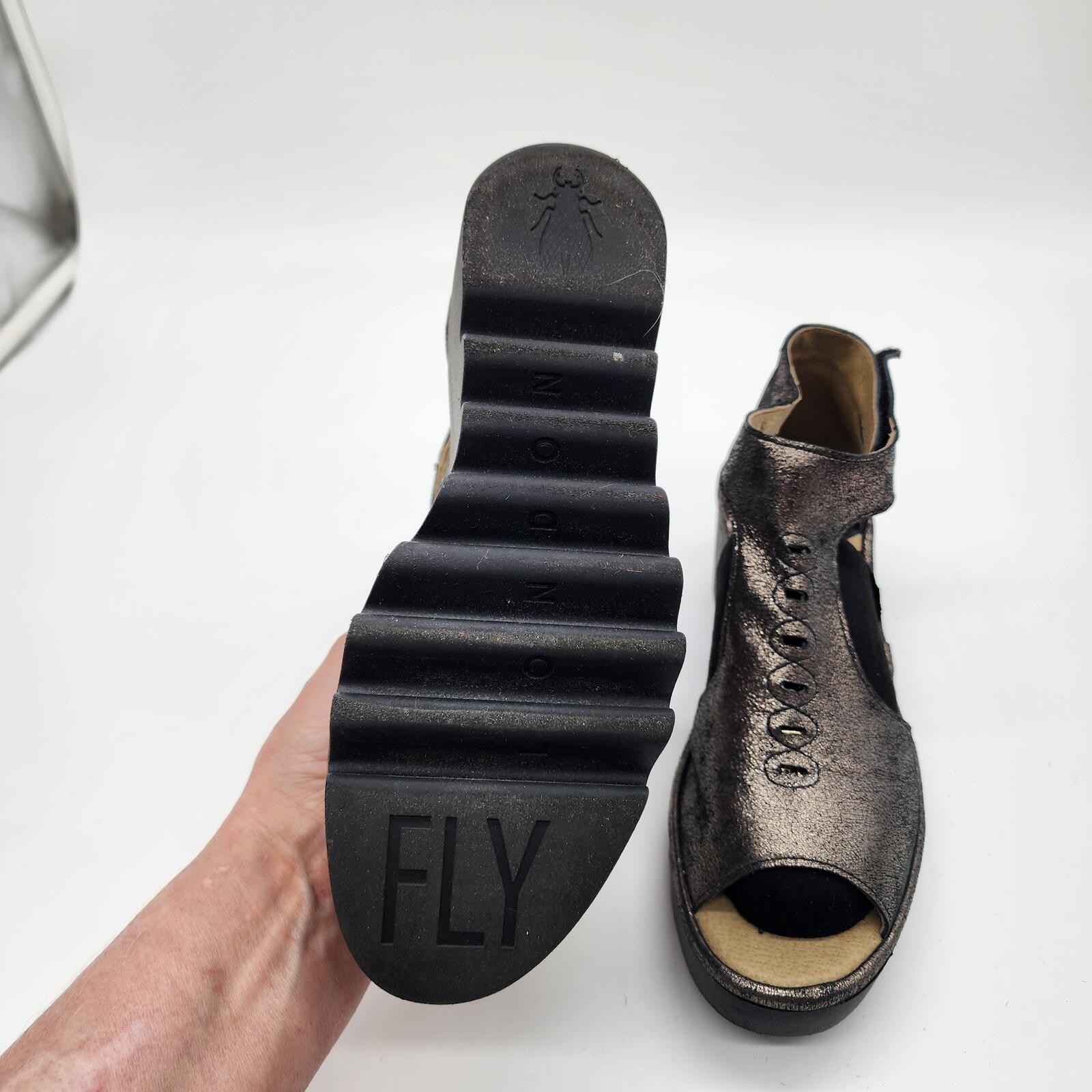 FLY LONDON Bezo Graphine Leather Wedge Sandals 39 worn once 8 8.5