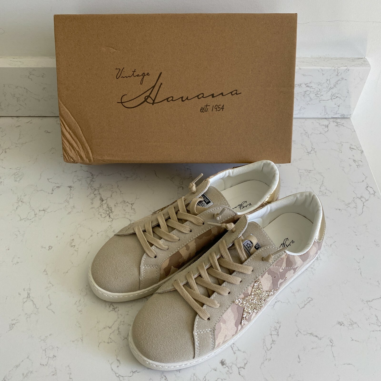Vintage Havana Bianca Light Camo Women’s Sneakers Size 10 Fall