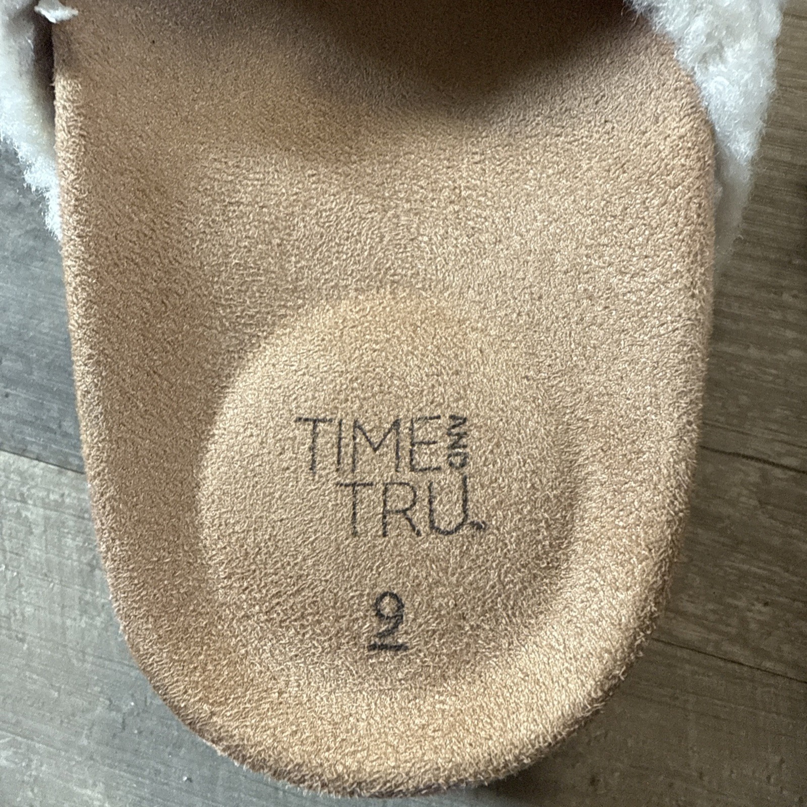 Time and Tru Women’s Buckle Clogs Comfort Shoes Slip On Faux Shearling Size 9