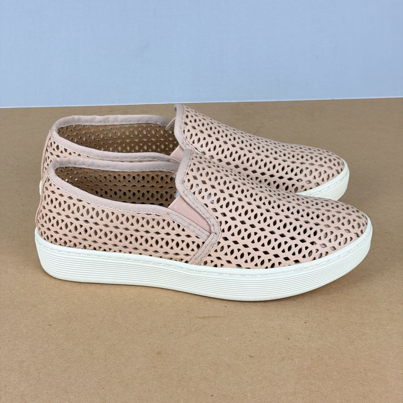 Sofft Somers II Leather Slip On Sneakers Womens 6 Tan Laser Cut Casual Comfort