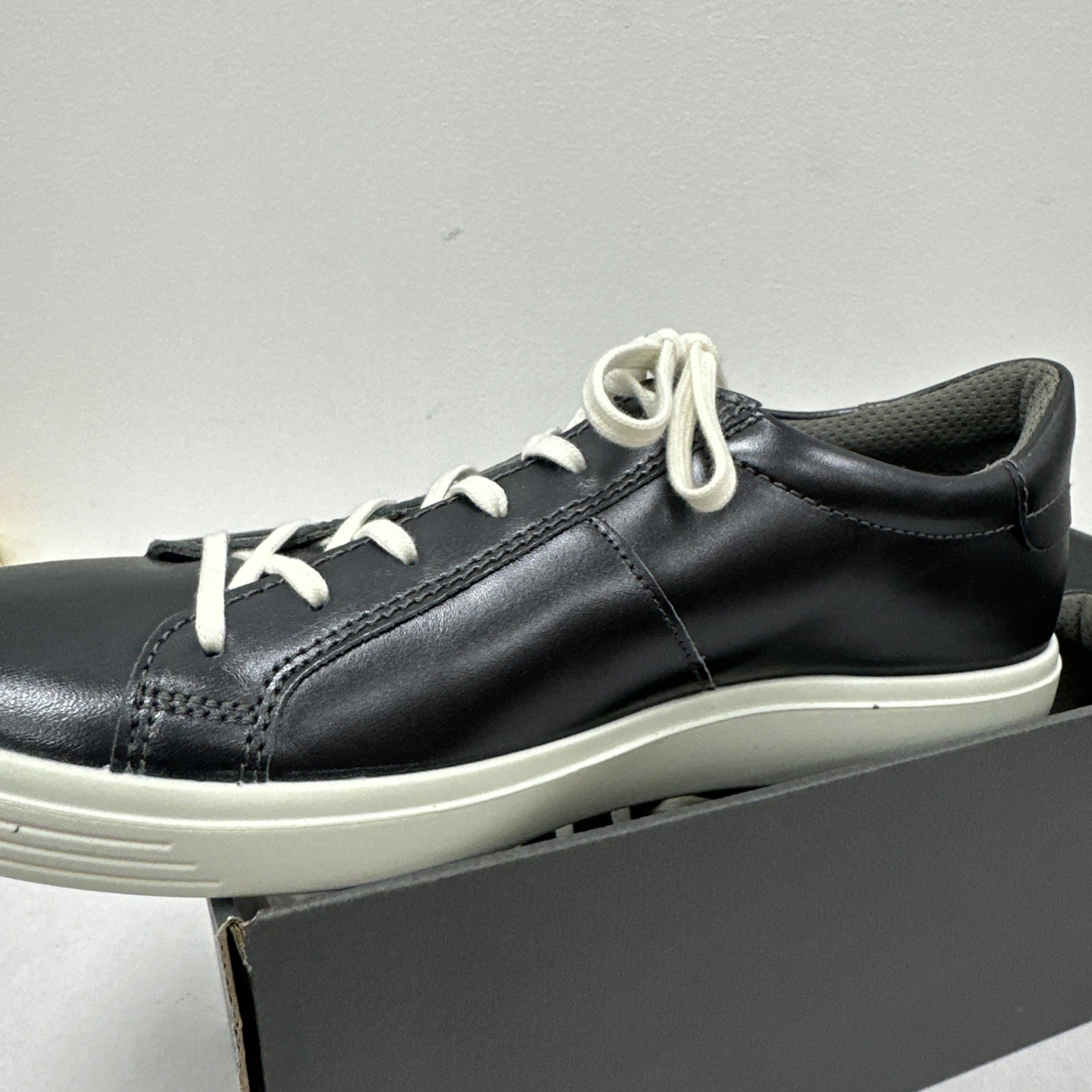 ECCO 857683 – SOFT CLASSIC SHOE – HEAVY SILVER 61018 – SIZE 11-11.5